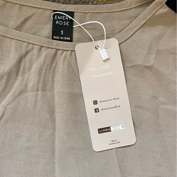 Emery Rose - Cream & Black Top And Pant Set - Small - Picture 8 of 8